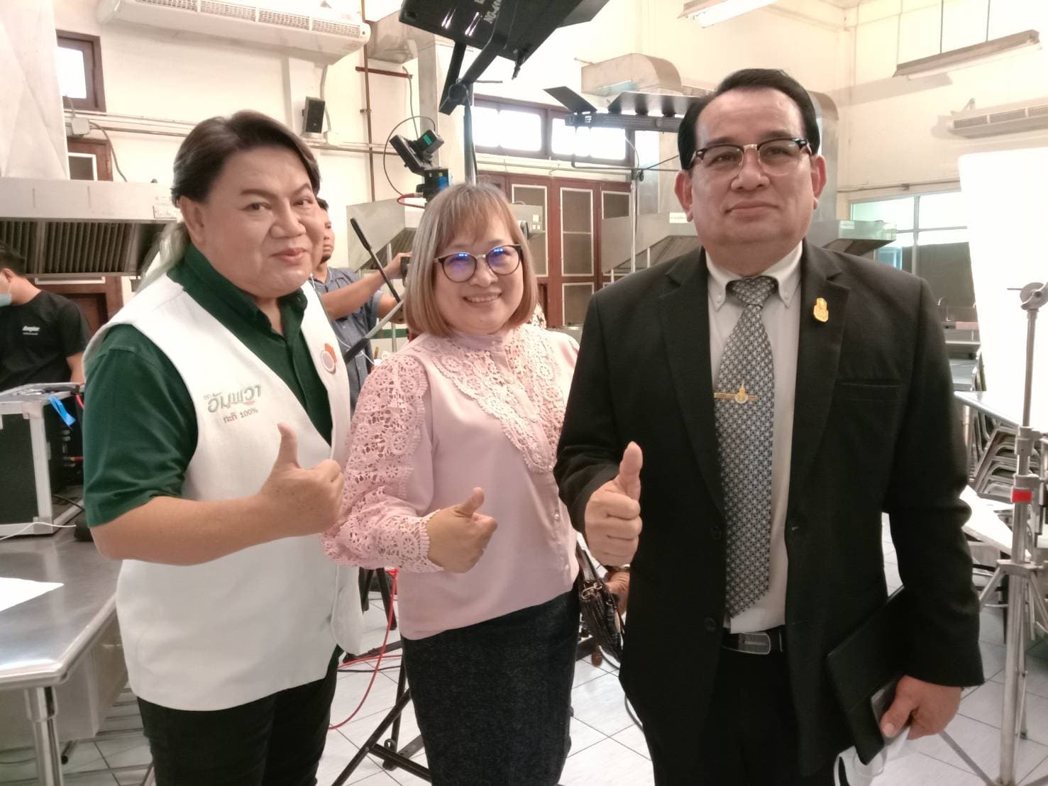 สาขาวิชาธุรกิจอาหาร คณะเทคโนโลยีคหกรรมศาสตร์ ถ่ายทำรายการ “คุกกิ้ง กูรู”