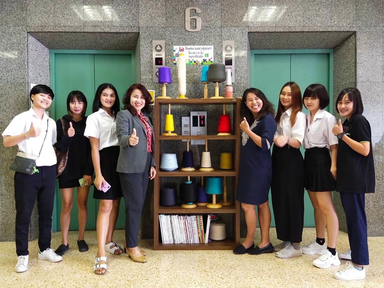 อาจารย์สาขาวิชาภาษาต่างประเทศ เป็นวิทยากรให้ความรู้ การเขียน Resume ภาษาอังกฤษ แก่นักศึกษาคณะอุตสาหกรรมสิ่งทอ