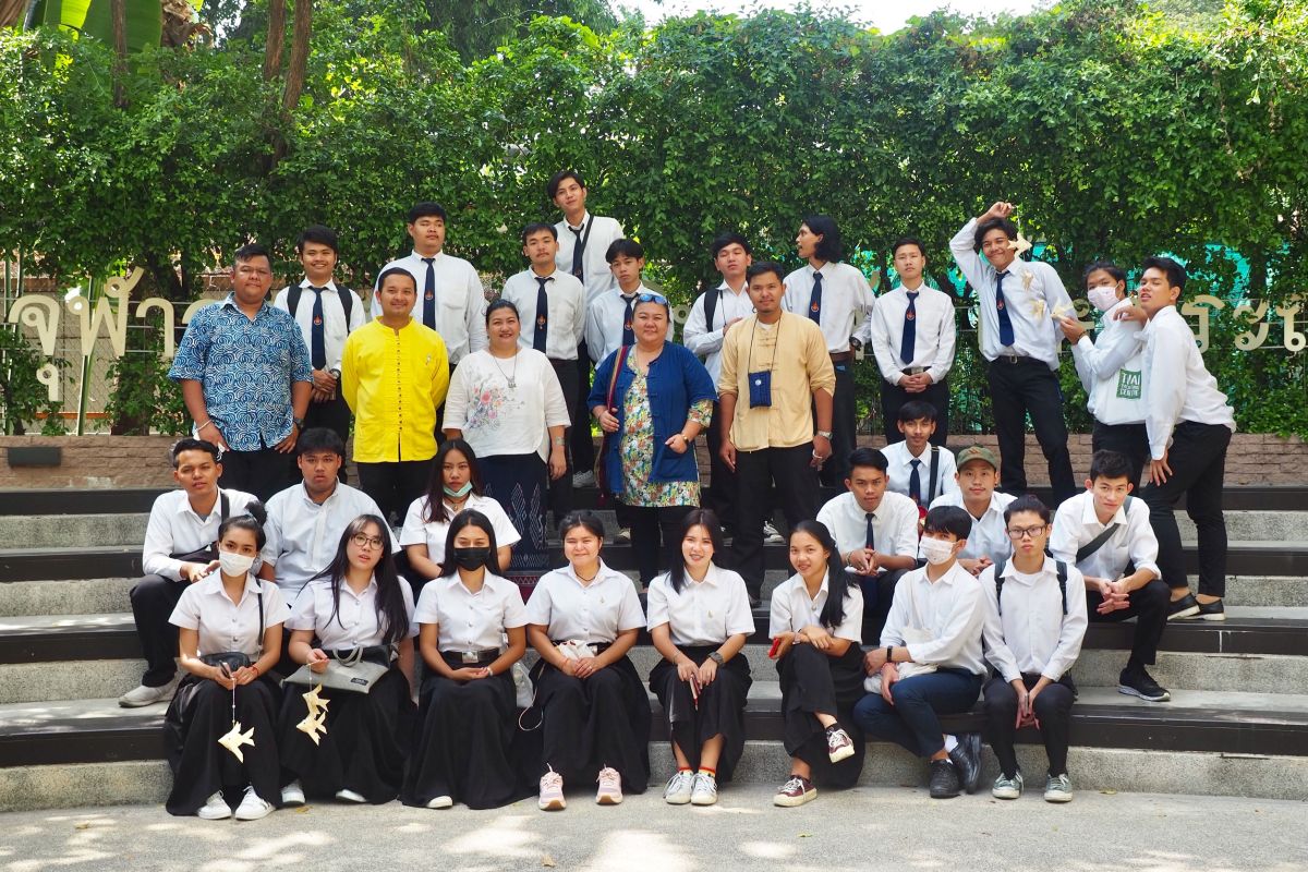 อาจารย์และนักศึกษาคณะศิลปศาสตร์ เป็นวิทยากรโครงการเอกลักษณ์ไทย ณ โรงเรียนสาธิตจุฬาลงกรณ์มหาวิทยาลัย ฝ่ายประถม
